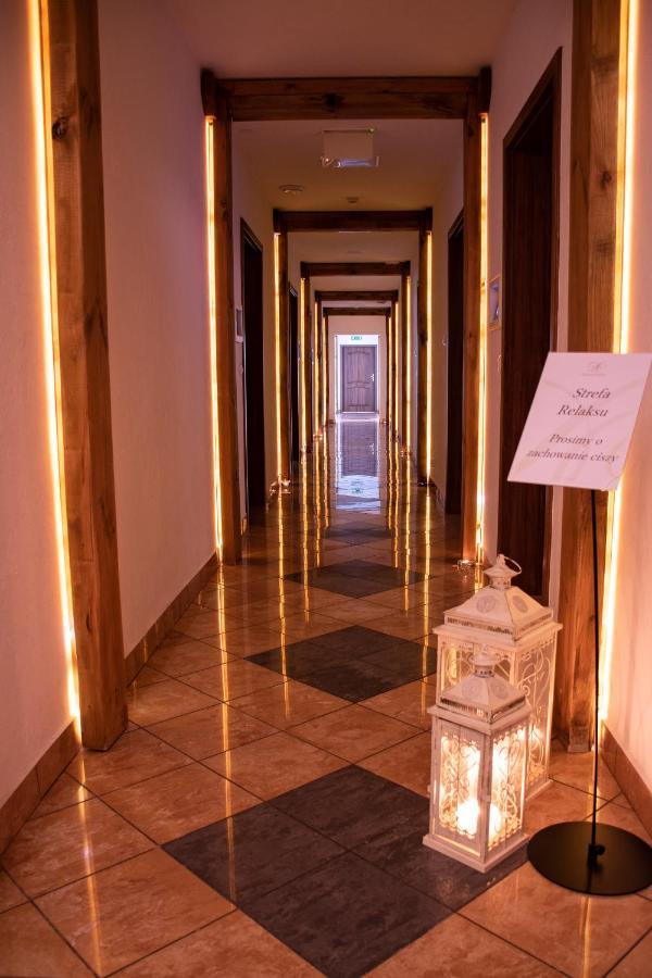 Hotel Dwor Czarneckiego à Porosły Extérieur photo