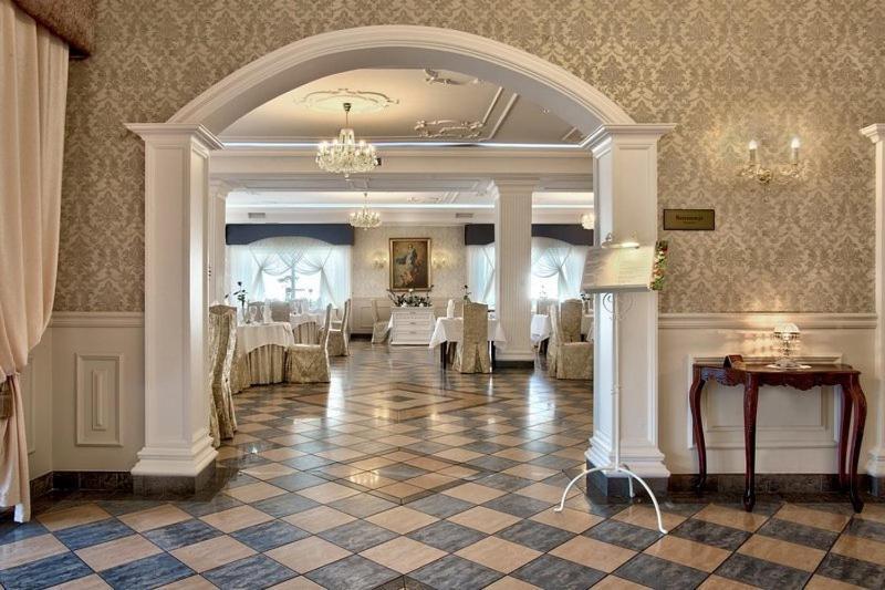 Hotel Dwor Czarneckiego à Porosły Extérieur photo